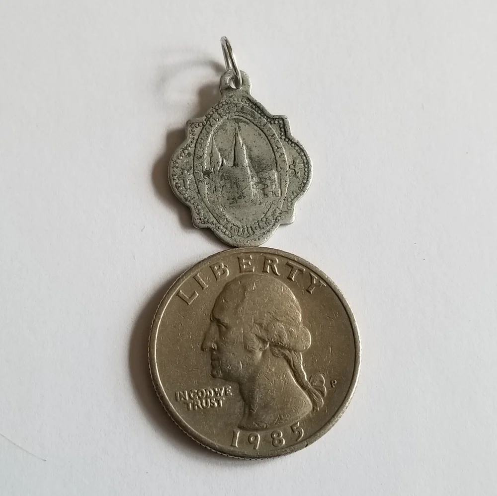 Vintage religious medal pendant madonna and child cathedral silver tone Catholic